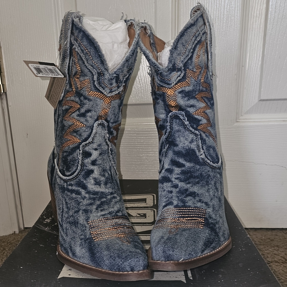 DINGO Y'AlI Need Dolly Western Boot